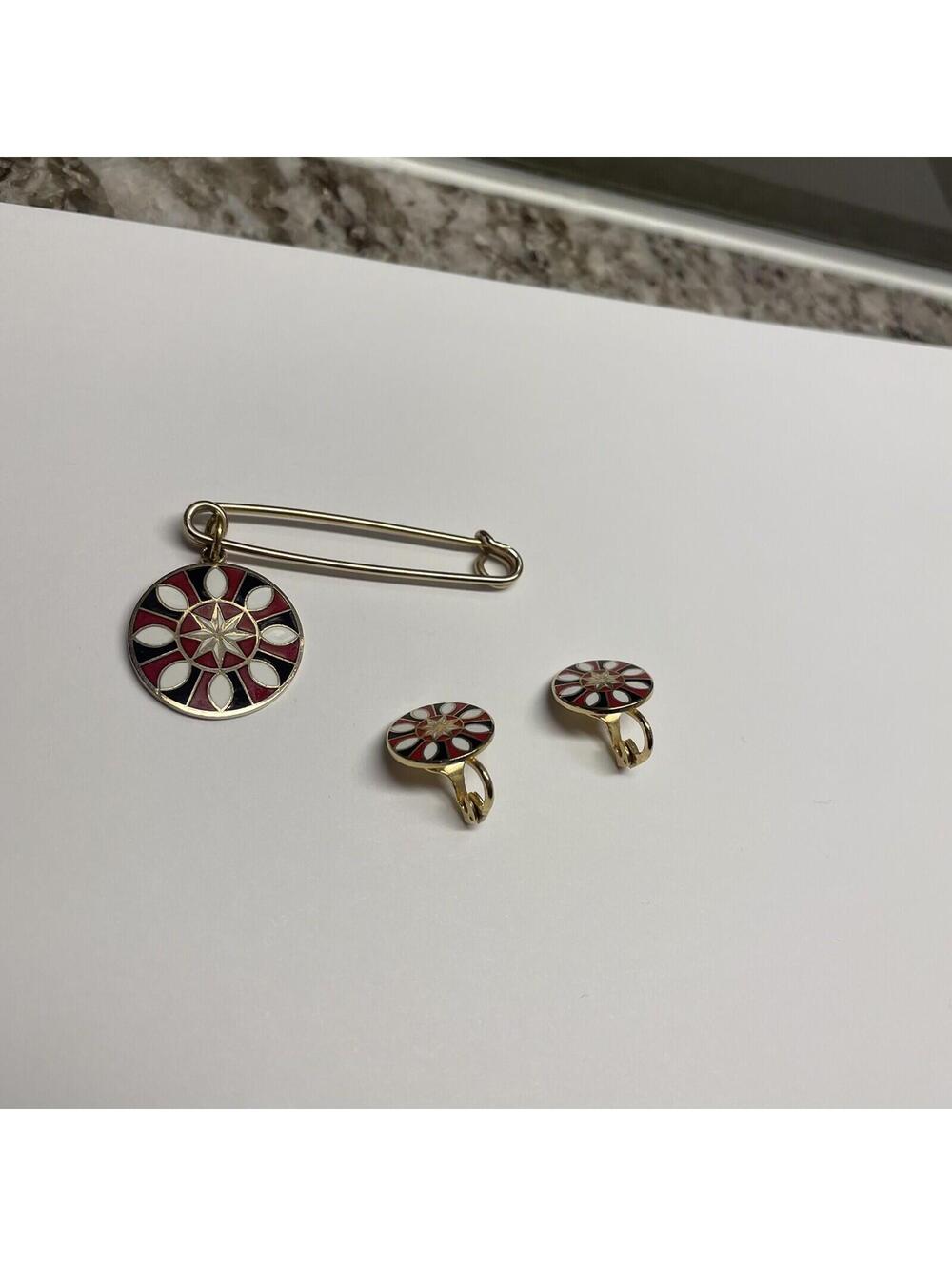 Vintage Gold Tone Enamel Safety Pin Brooch & Clip On Clip-on Earrings Set